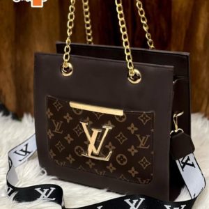 🎀 Master Quality LV Crossbody Bag for Girls – Comes with 2 Straps 🎀