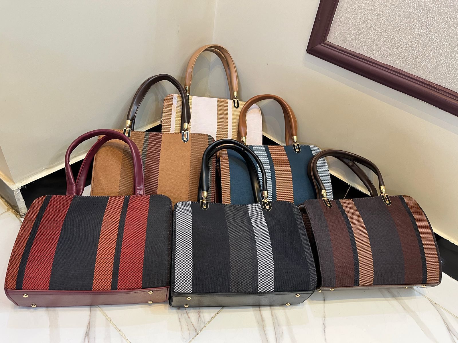 MODERN AND STYLISH SHOULDER BAGS FOR GIRLS - Image 17