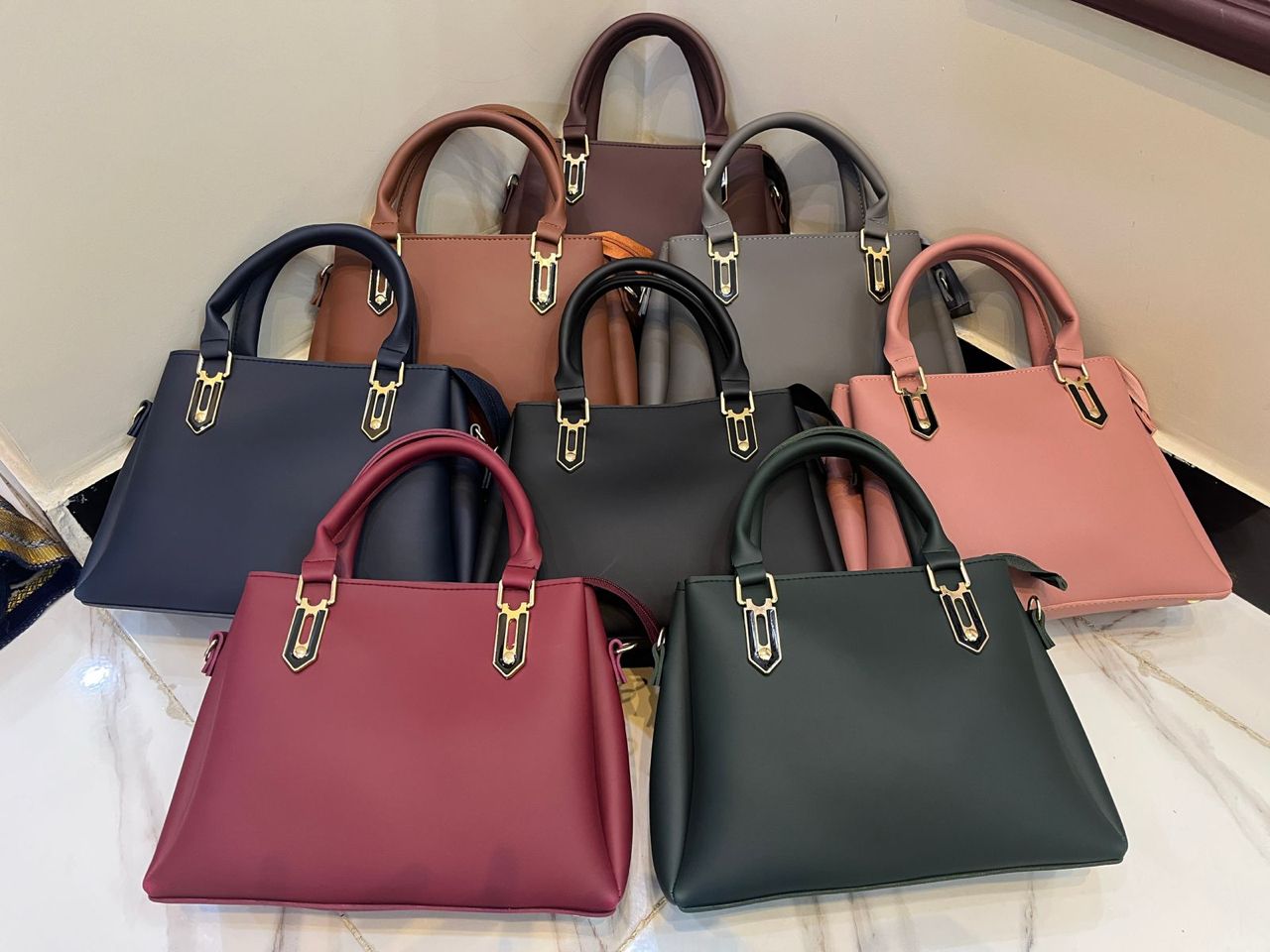 Elegant & High-Quality Synthetic Leather Handbag - Image 10