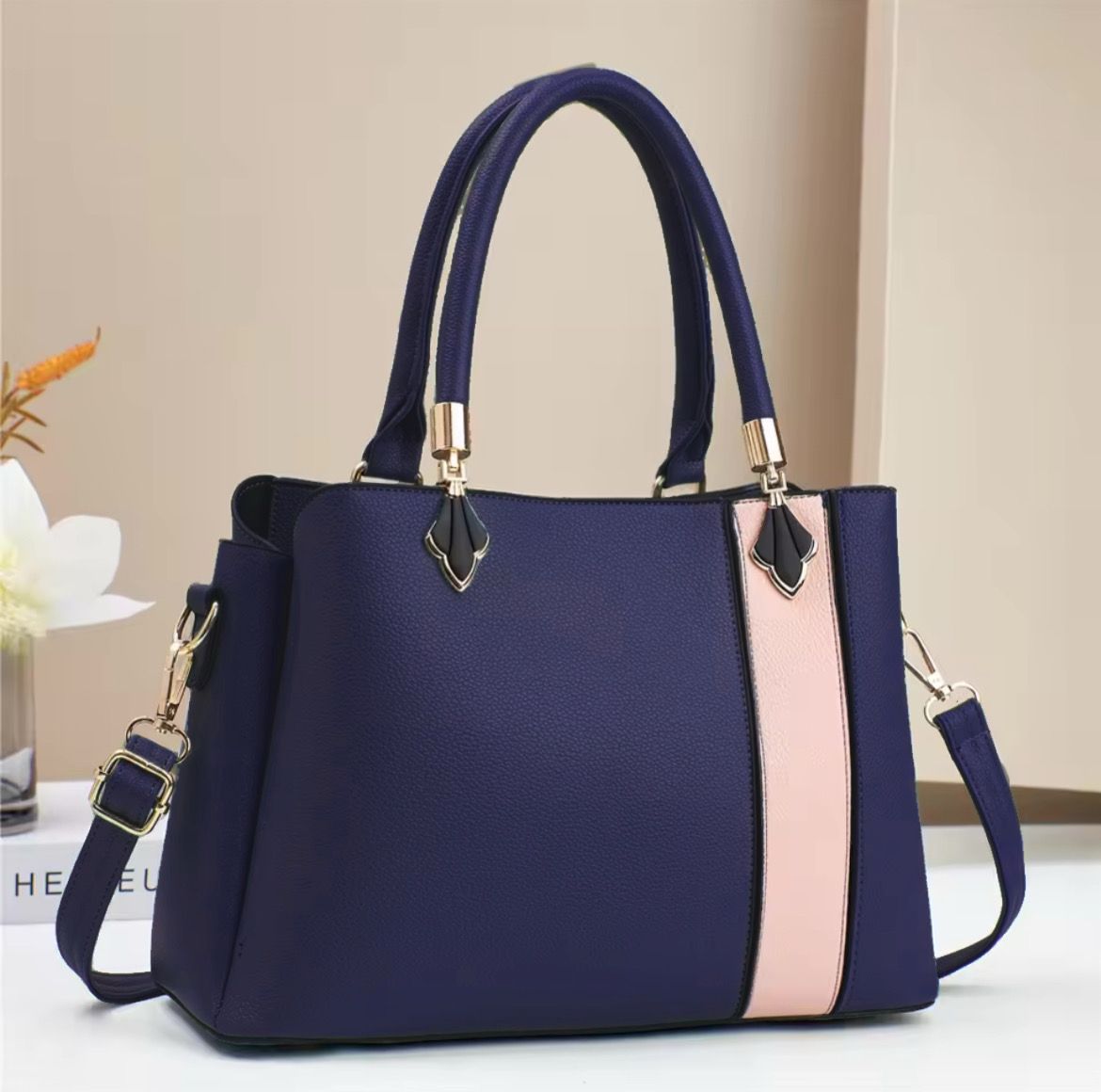Elegant & Everyday-Perfect Handbag - Image 2