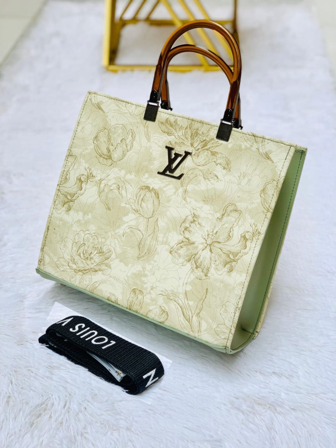 Louis Vuitton LV Designer Hand Bag π - Image 4