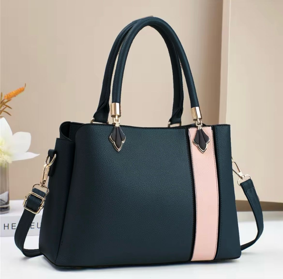 Elegant & Everyday-Perfect Handbag